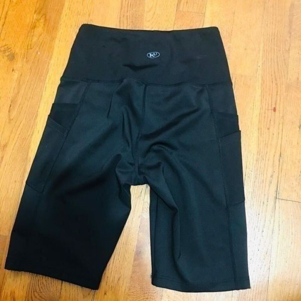 kay unger shorts size S….0396